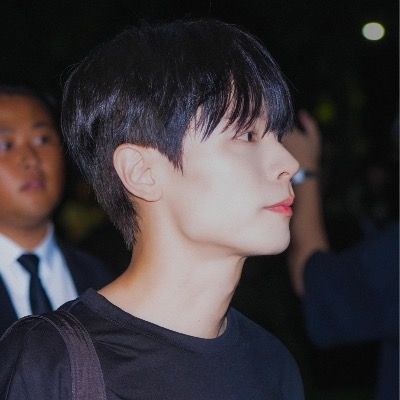 녜
