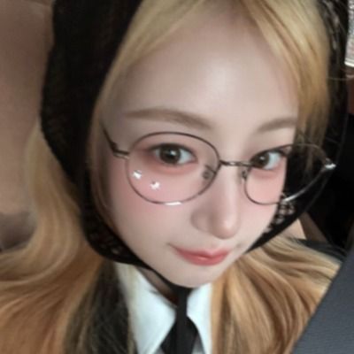 「 강로은 」