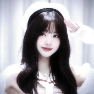 유채아 :; 못 봐요