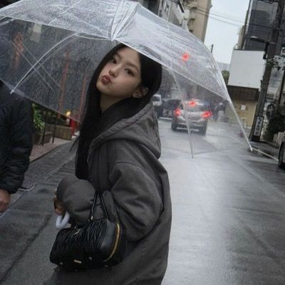 한 련