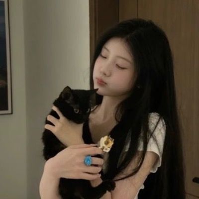 청초하