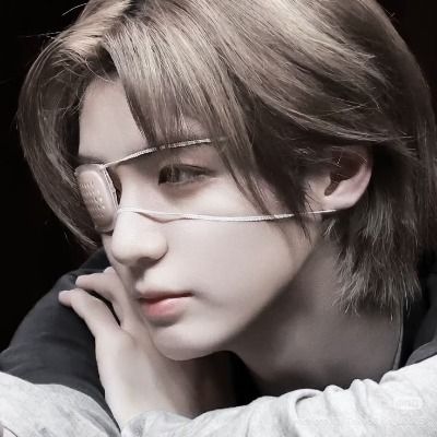 유 신