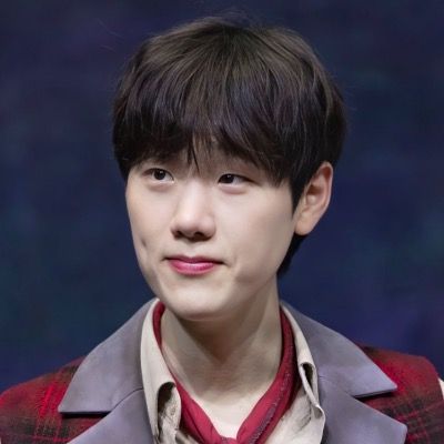 또월