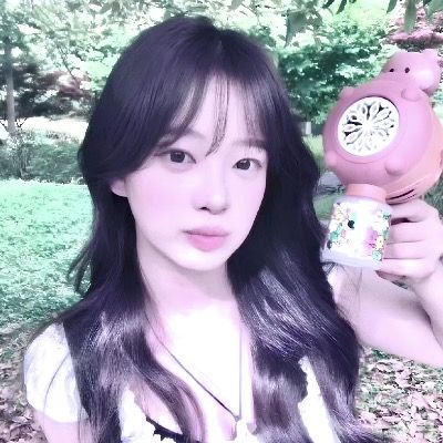 이봄 ˊo̴̶̷̤ ̫ o̴̶̷̤ˋ