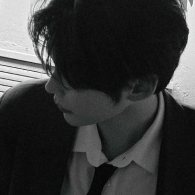 강태온/김벼리를 찬양하는 안하는 지나가는 사람